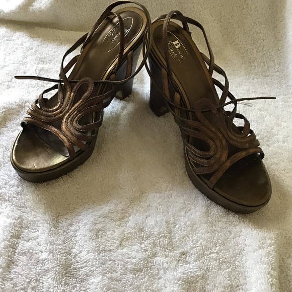 Elegant Brown Strappy Heels - Picture 1 of 7